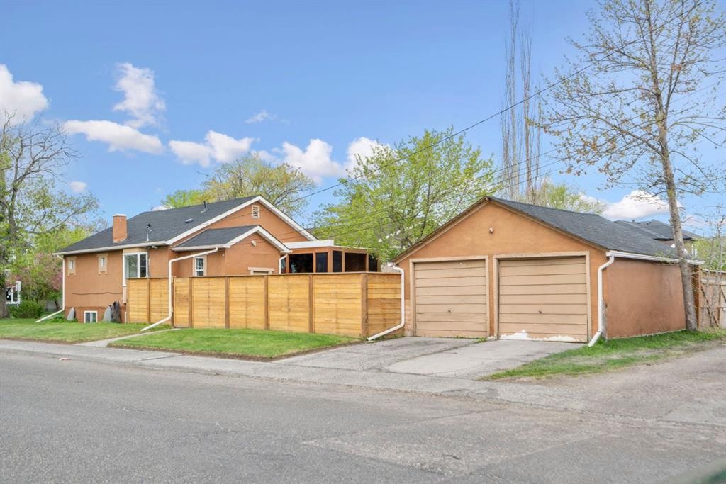 1404 18 Avenue Nw, Calgary, AB - Outdoor