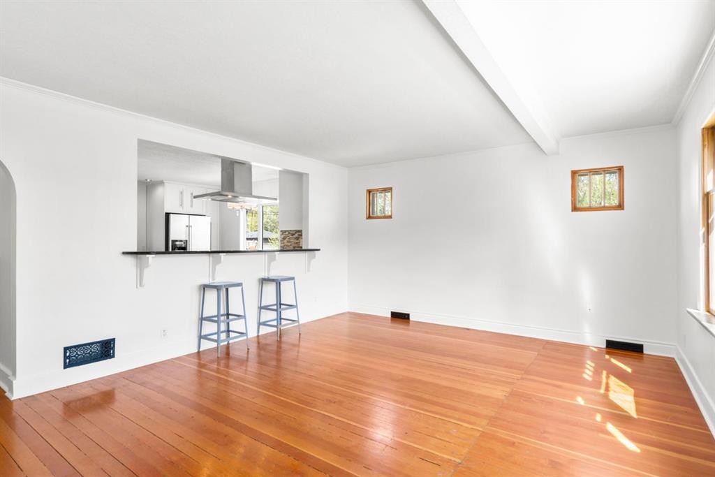 1404 18 Avenue Nw, Calgary, AB - Indoor Photo Showing Other Room
