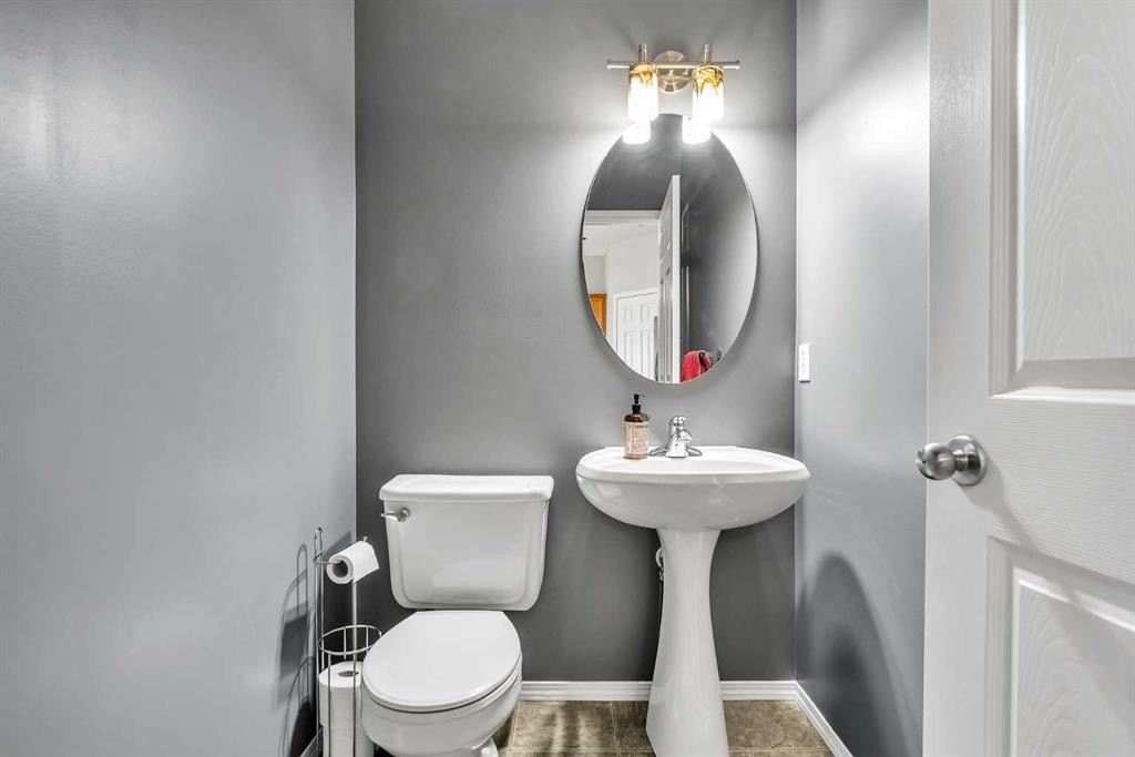 242 Copperstone Grove Se, Calgary, AB - Indoor Photo Showing Bathroom