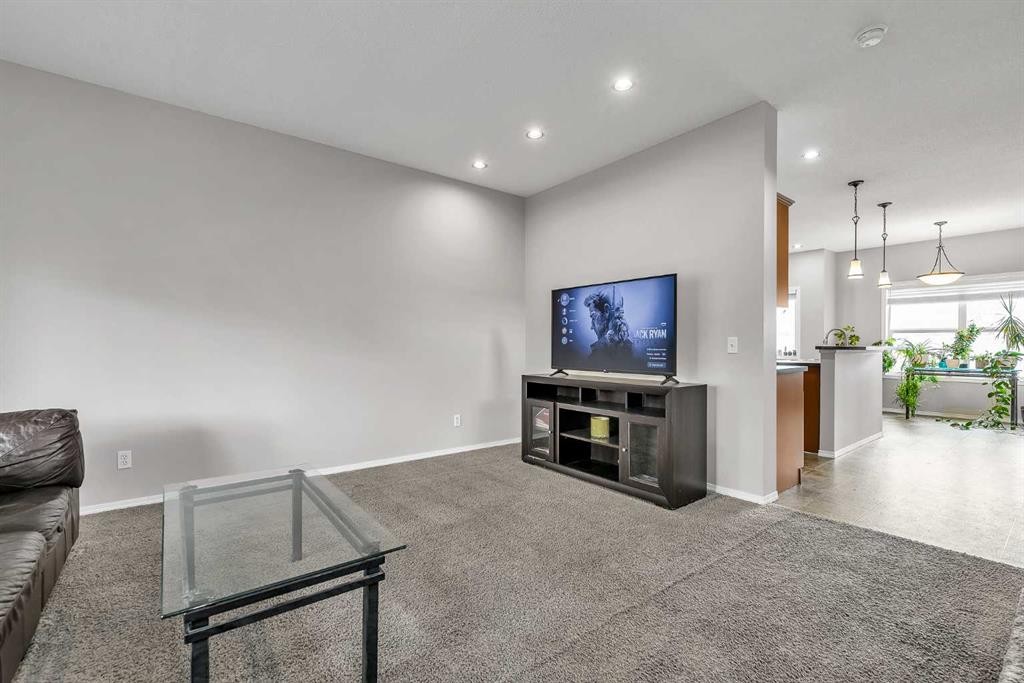 242 Copperstone Grove Se, Calgary, AB - Indoor