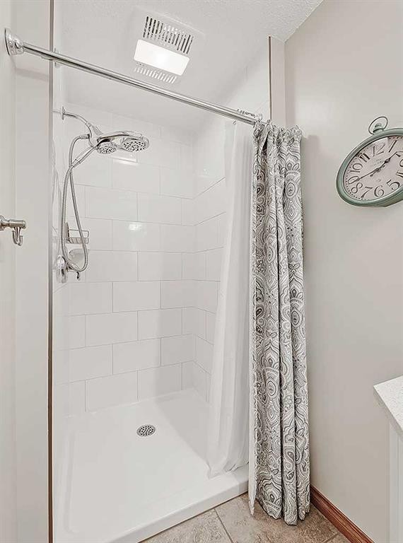 42 Sundown Close Se, Calgary, AB - Indoor Photo Showing Bathroom