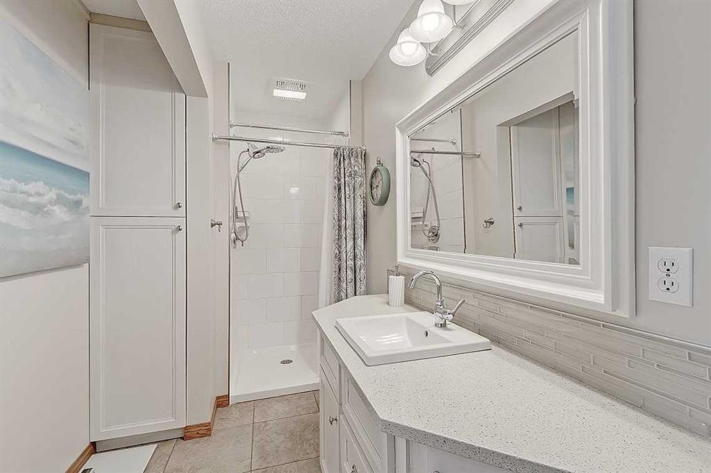 42 Sundown Close Se, Calgary, AB - Indoor