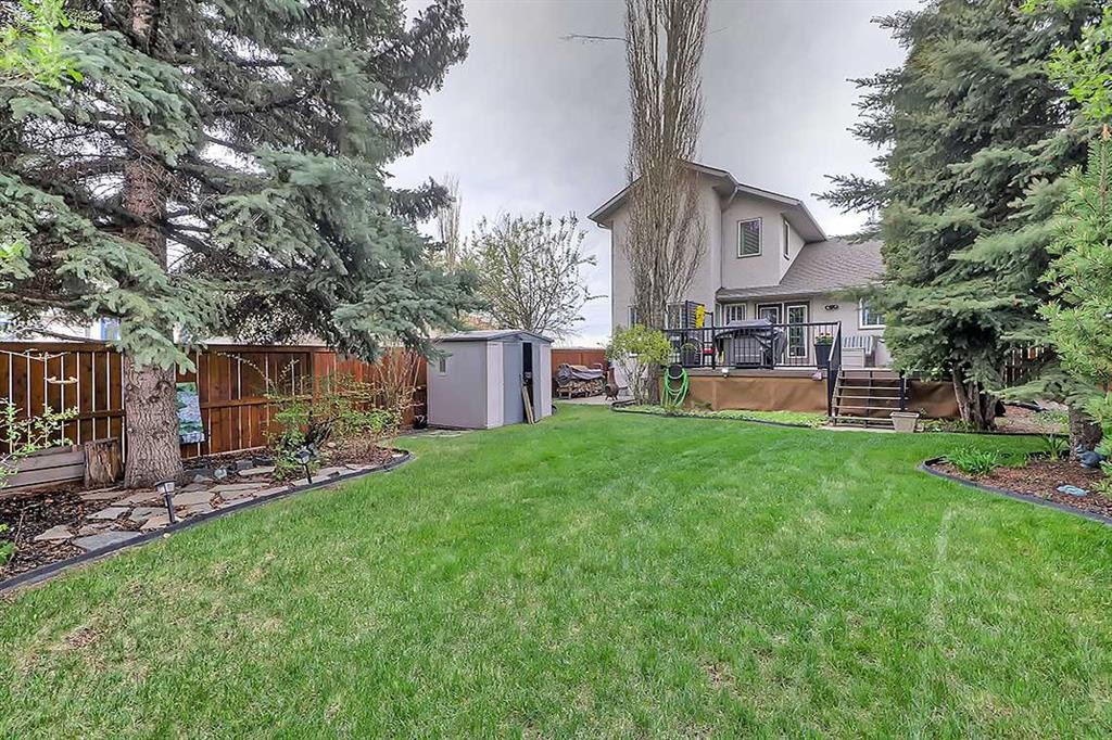 42 Sundown Close Se, Calgary, AB - Outdoor With Deck Patio Veranda
