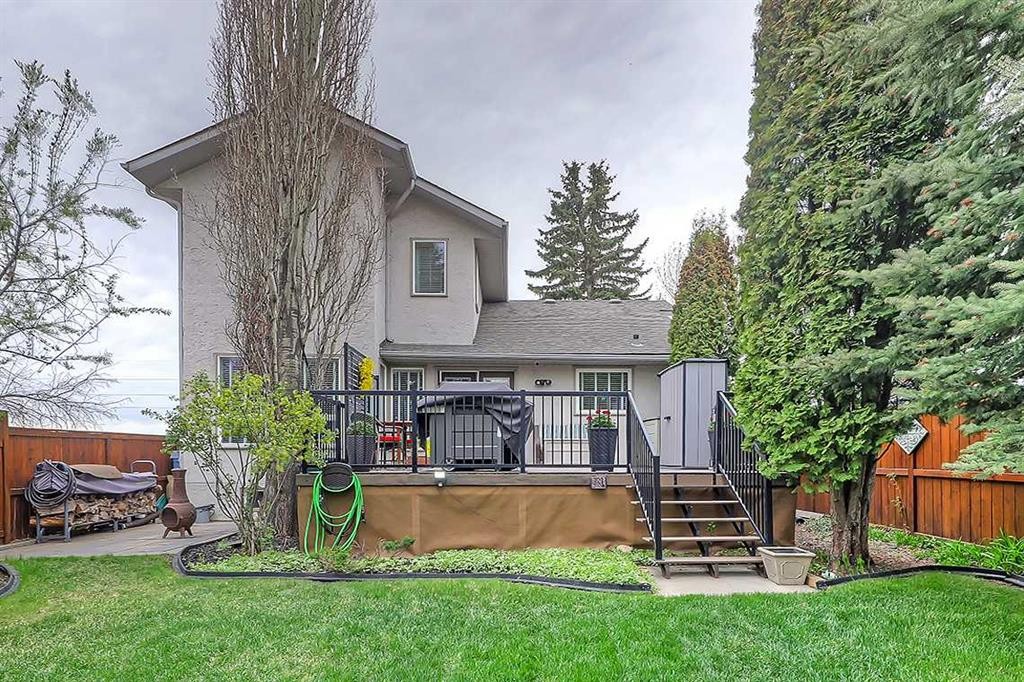 42 Sundown Close Se, Calgary, AB - Outdoor With Deck Patio Veranda