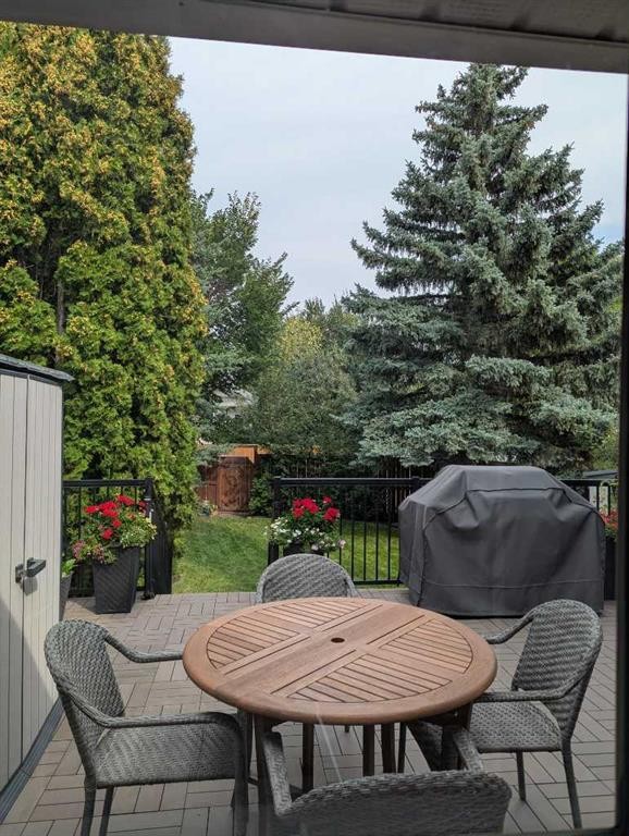 42 Sundown Close Se, Calgary, AB - Outdoor With Deck Patio Veranda