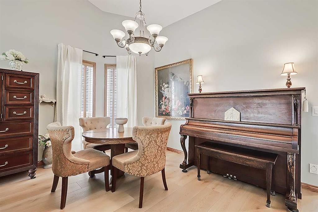 42 Sundown Close Se, Calgary, AB - Indoor Photo Showing Dining Room