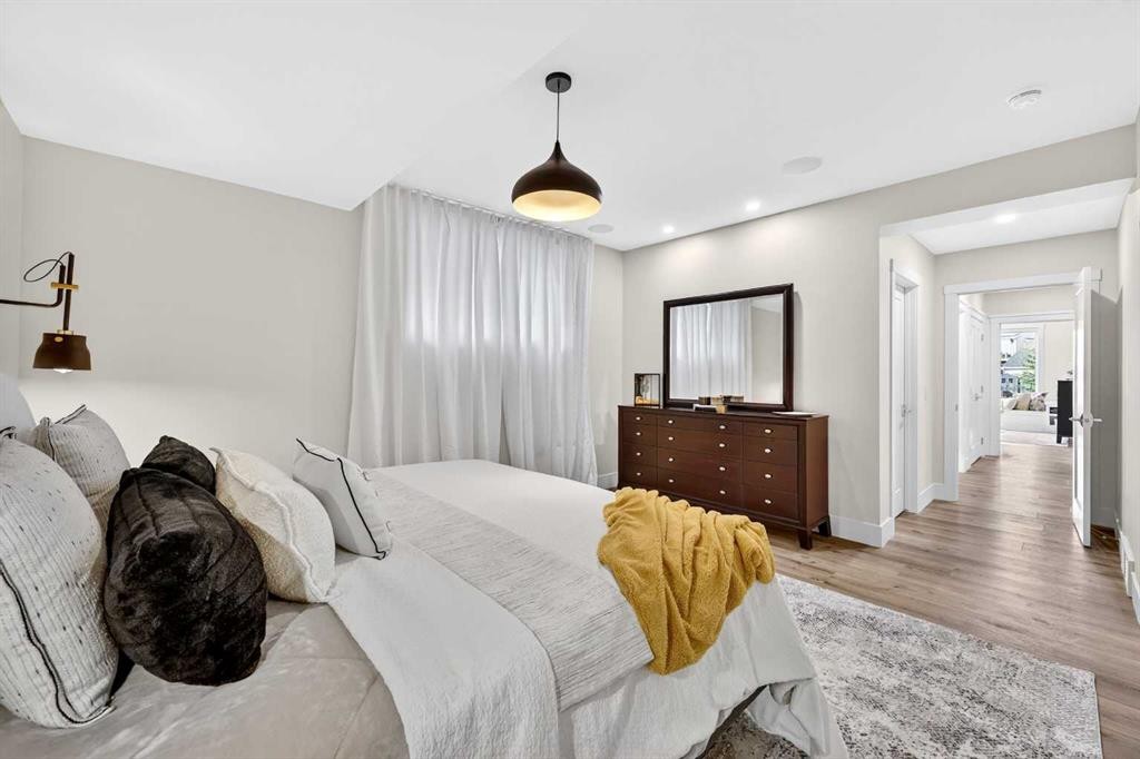 45 Cranbrook Rise Se, Calgary, AB - Indoor Photo Showing Bedroom