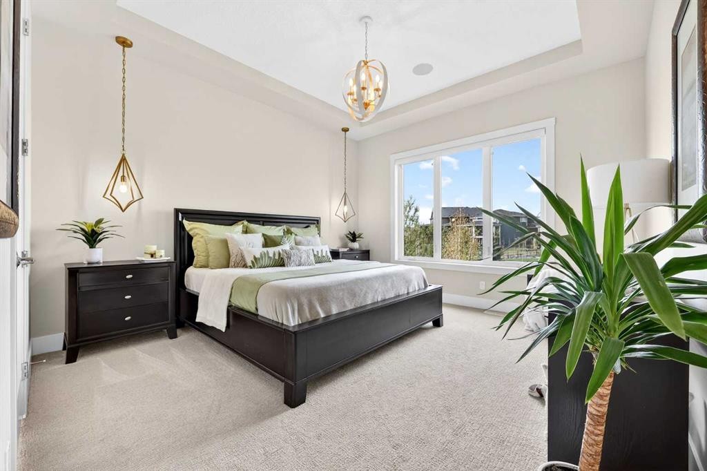 45 Cranbrook Rise Se, Calgary, AB - Indoor Photo Showing Bedroom