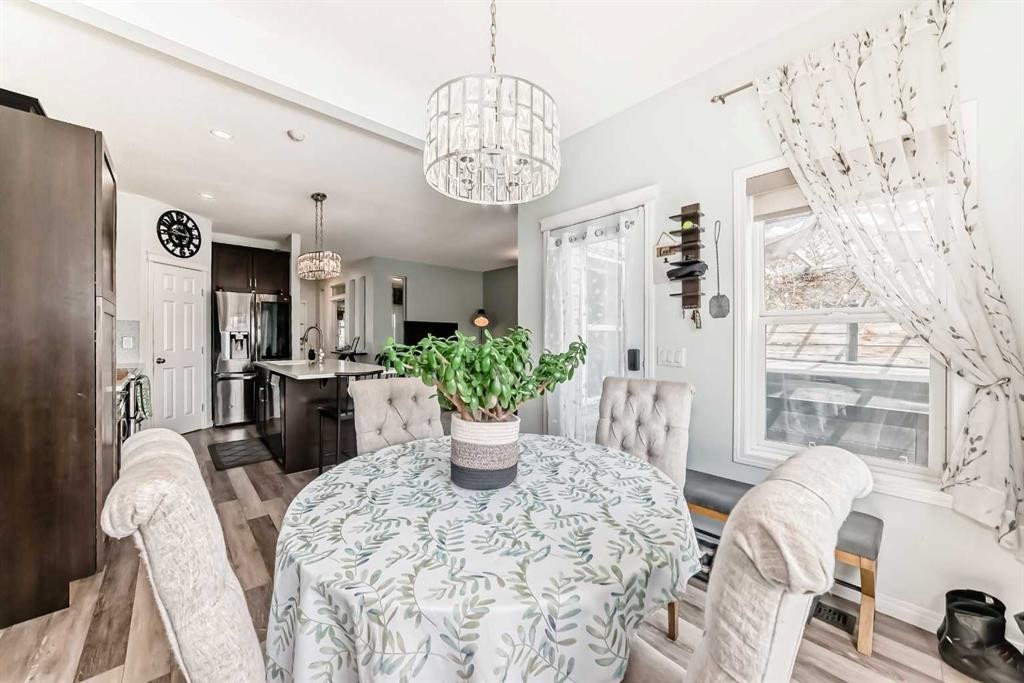 485 Cimarron Boulevard, Okotoks, AB - Indoor Photo Showing Dining Room