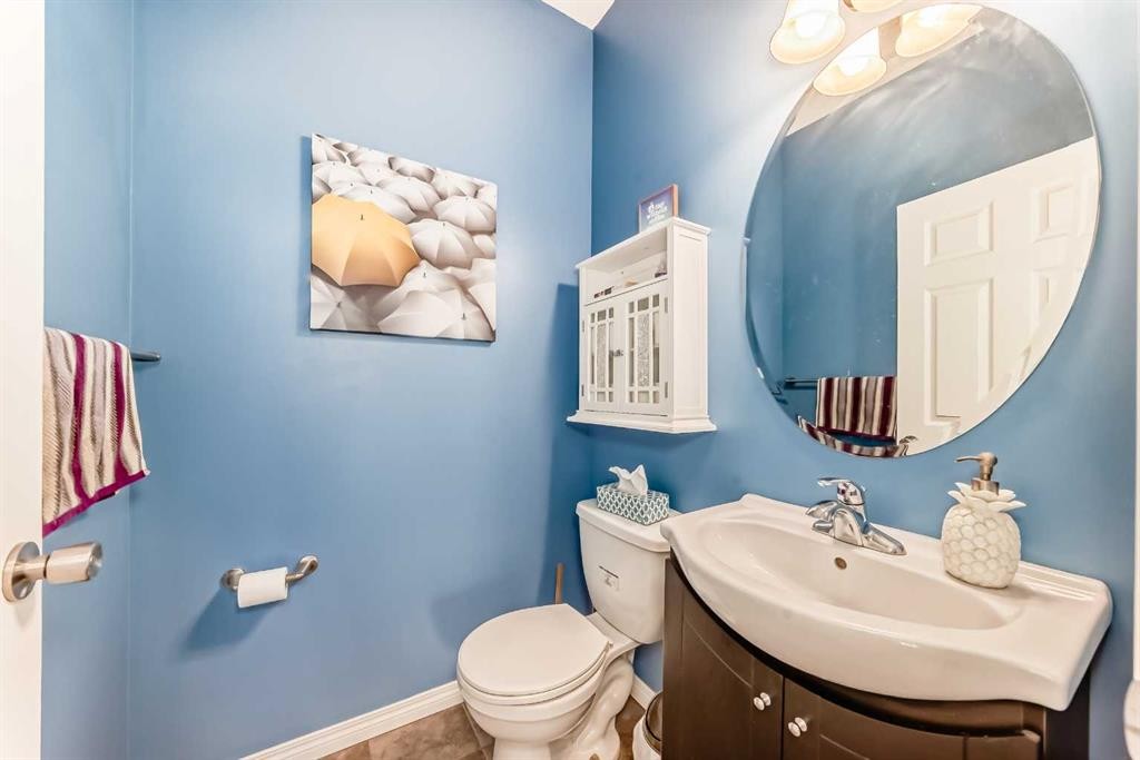 485 Cimarron Boulevard, Okotoks, AB - Indoor Photo Showing Bathroom