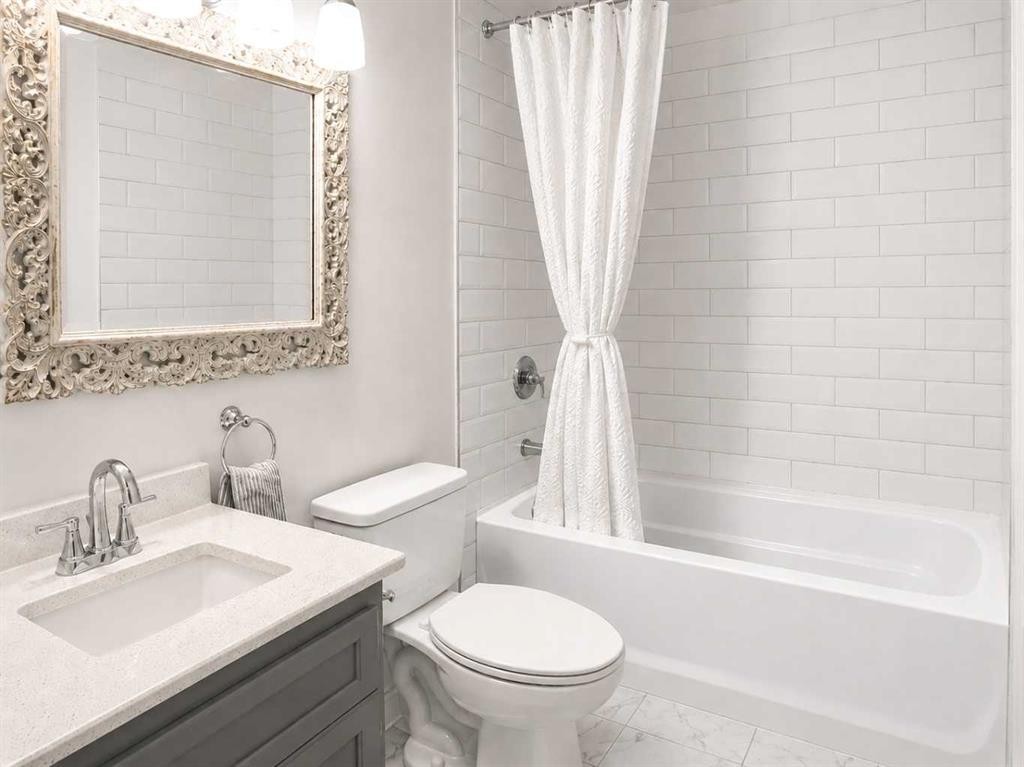 6 Cambria Place, Strathmore, AB - Indoor Photo Showing Bathroom