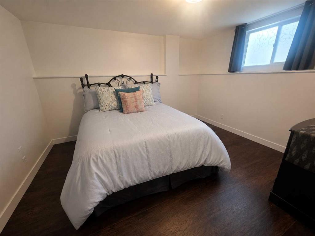6 Cambria Place, Strathmore, AB - Indoor Photo Showing Bedroom