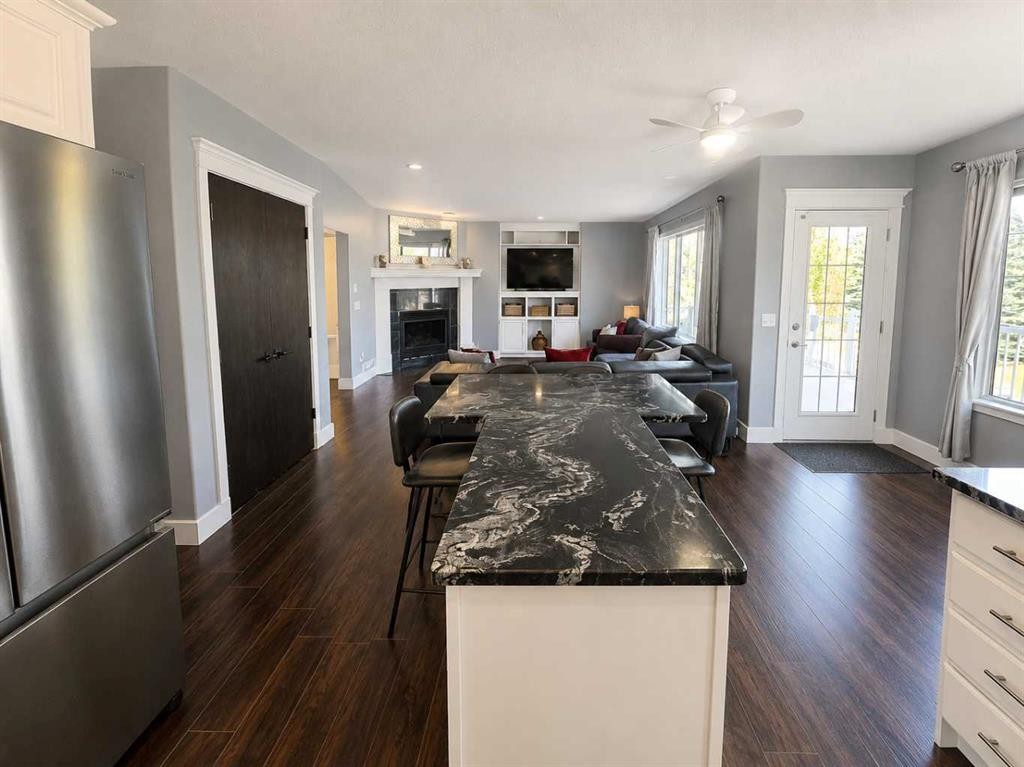 6 Cambria Place, Strathmore, AB - Indoor