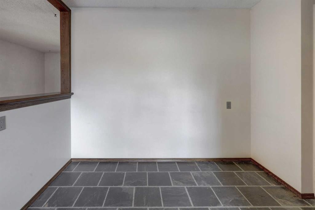 255 Huntcroft Road Ne, Calgary, AB - Indoor Photo Showing Other Room