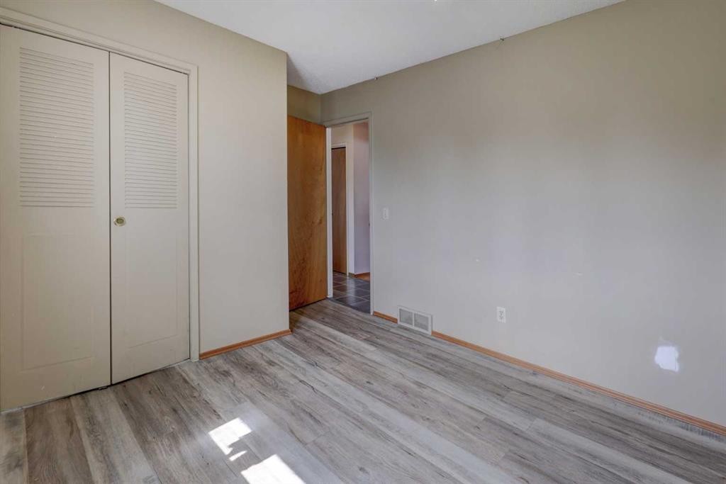 255 Huntcroft Road Ne, Calgary, AB - Indoor Photo Showing Other Room