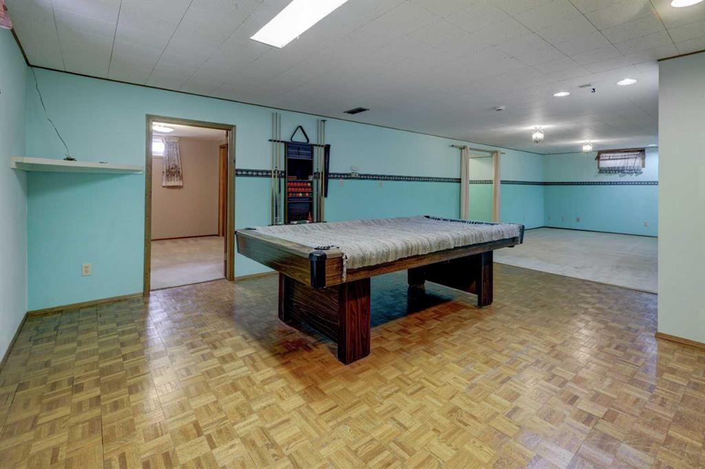 255 Huntcroft Road Ne, Calgary, AB - Indoor Photo Showing Other Room