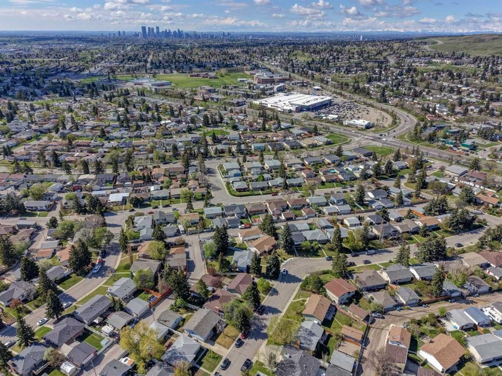 255 Huntcroft Road Ne, Calgary, AB - Outdoor With View