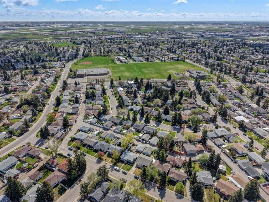 255 Huntcroft Road Ne, Calgary, AB - Outdoor With View