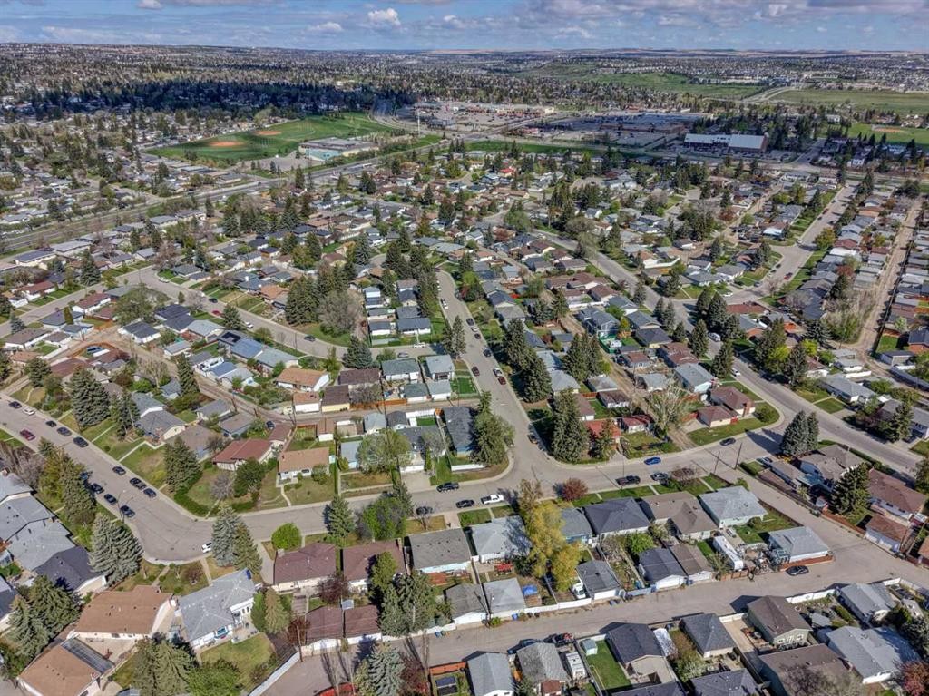 255 Huntcroft Road Ne, Calgary, AB - Outdoor With View