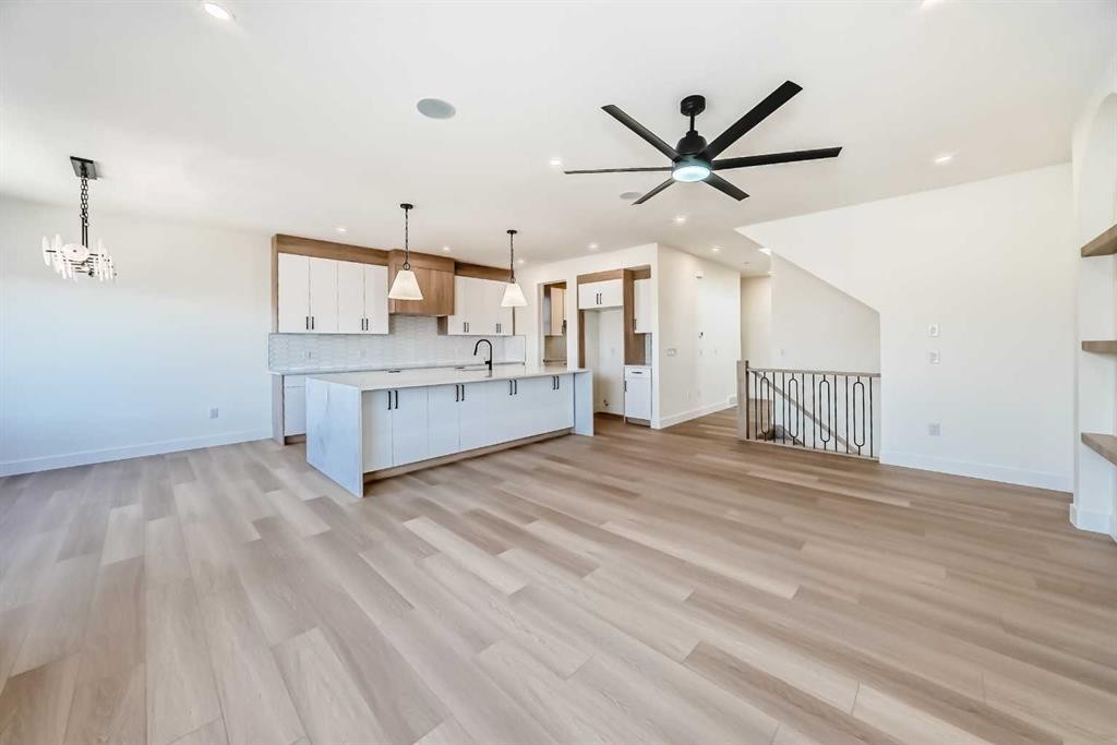 407 Rivercrest Road, Cochrane, AB - Indoor Photo Showing Kitchen