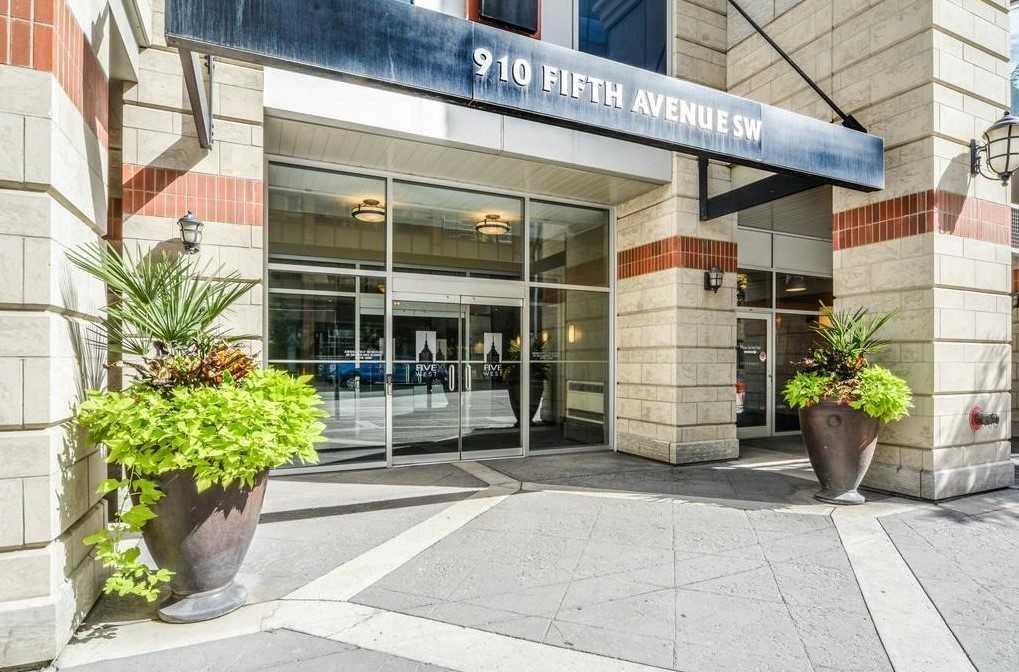 601-910 5 Avenue Sw, Calgary, AB - Outdoor