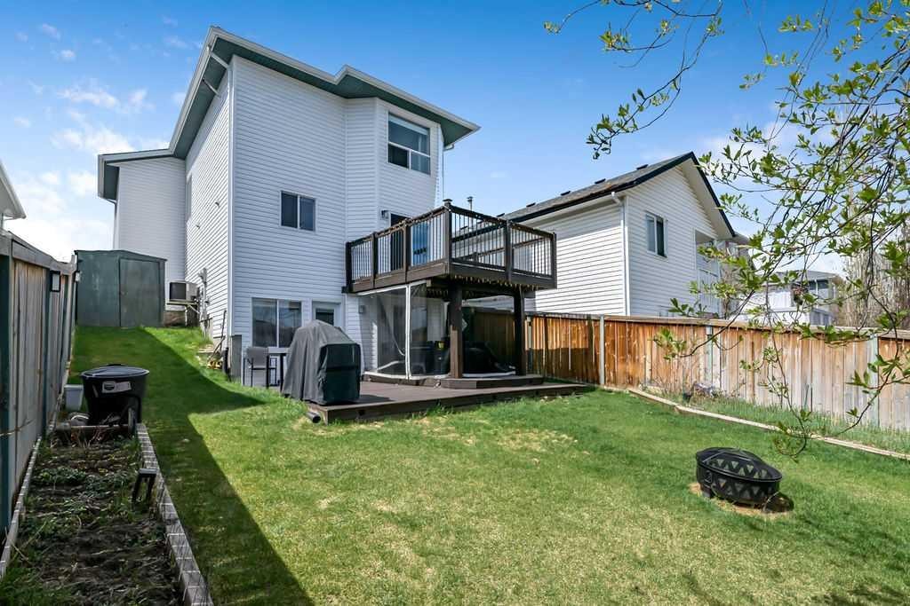 145 Harvest Glen Way Ne, Calgary, AB - Outdoor