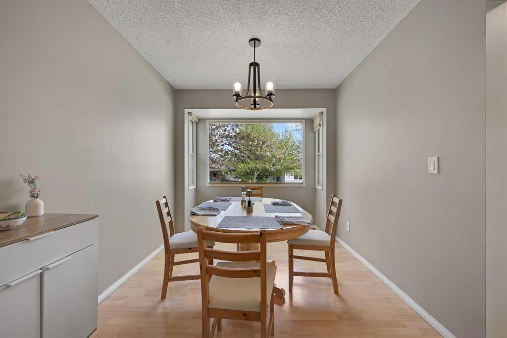 160 Strathcona Close Sw, Calgary, AB - Indoor Photo Showing Dining Room