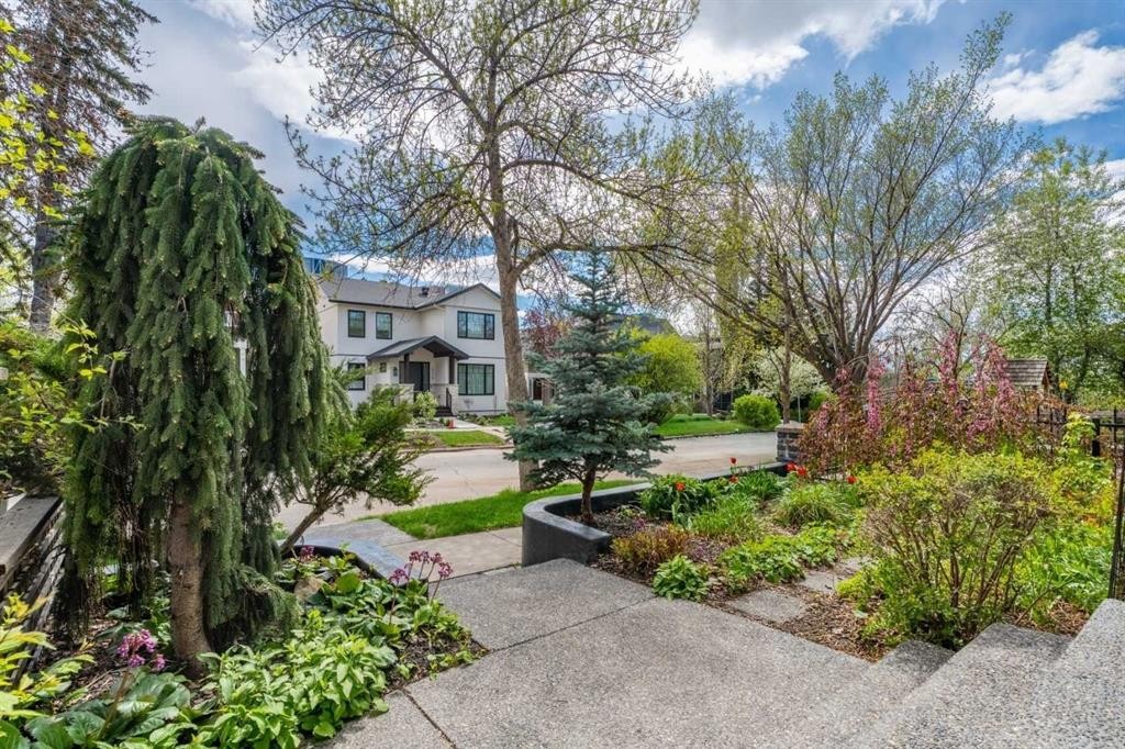 216 4 Avenue Ne, Calgary, AB - Outdoor