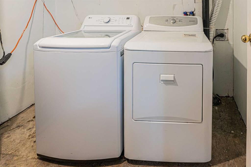 14 Martindale Mews Ne, Calgary, AB - Indoor Photo Showing Laundry Room