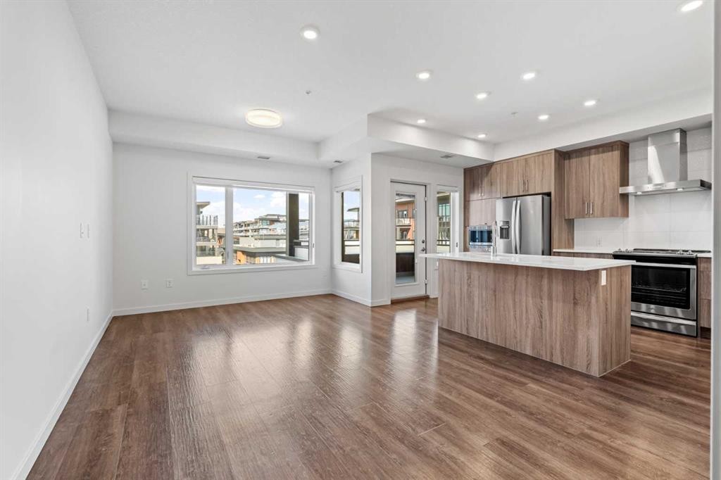 401-24 Mahogany Path Se, Calgary, AB - Indoor Photo Showing Kitchen With Upgraded Kitchen