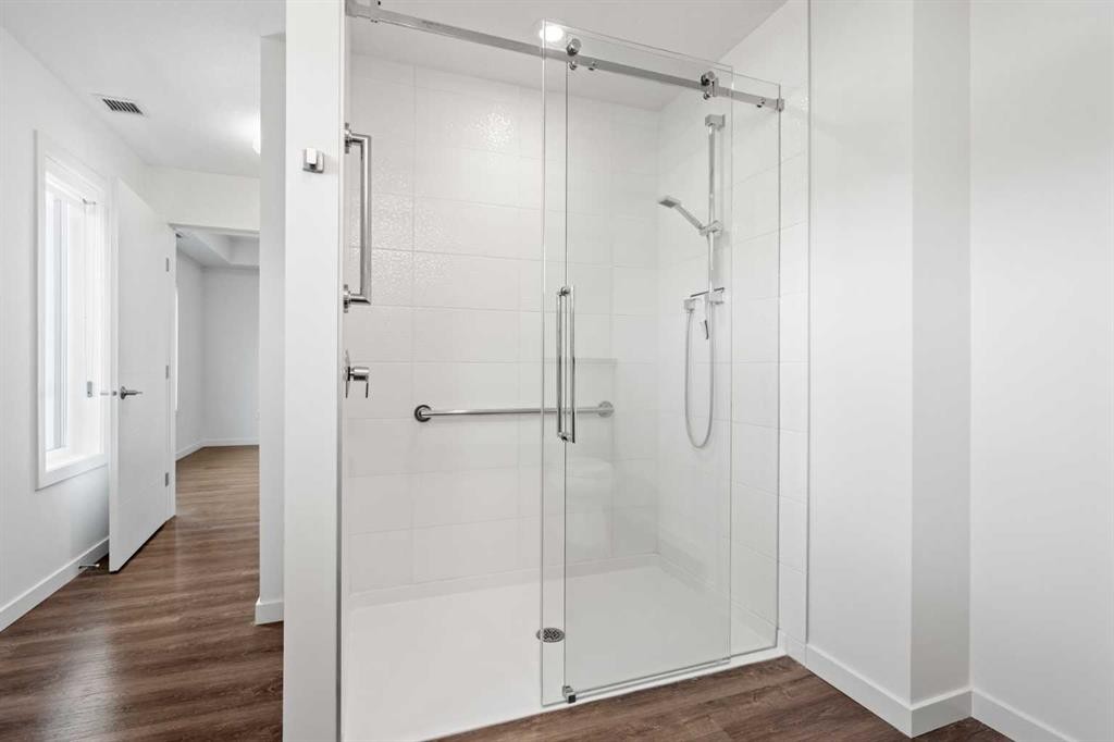 401-24 Mahogany Path Se, Calgary, AB - Indoor Photo Showing Bathroom