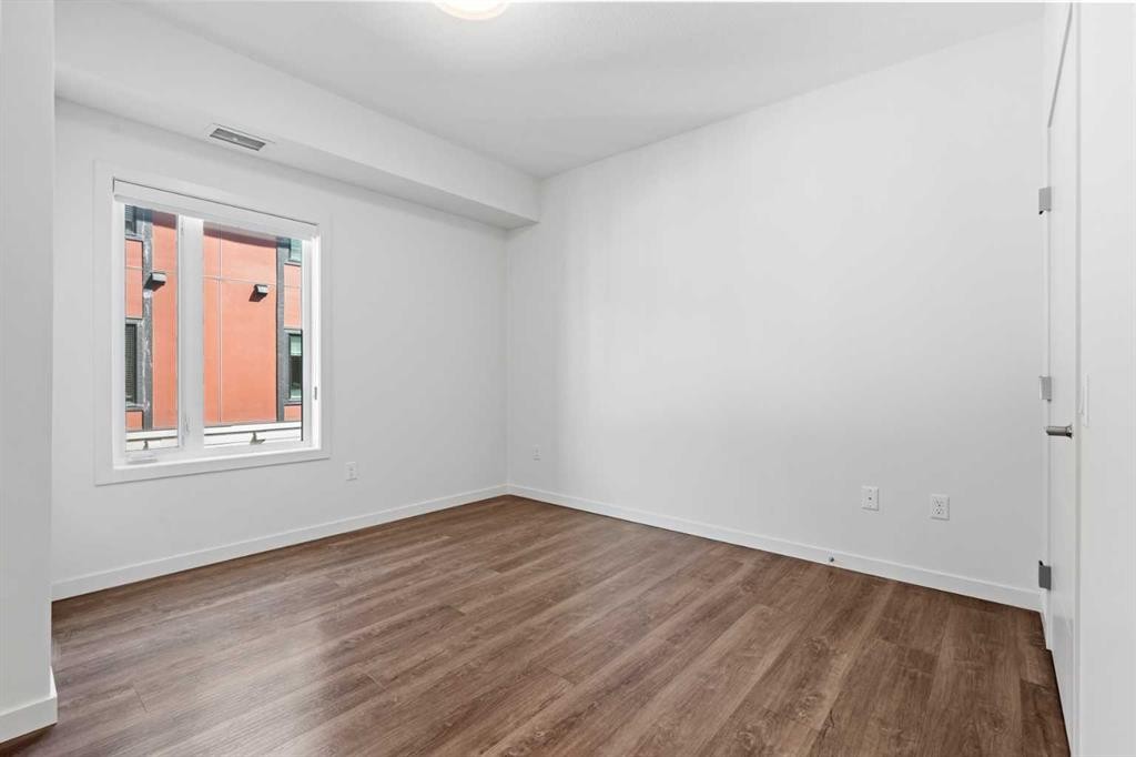 401-24 Mahogany Path Se, Calgary, AB - Indoor Photo Showing Other Room