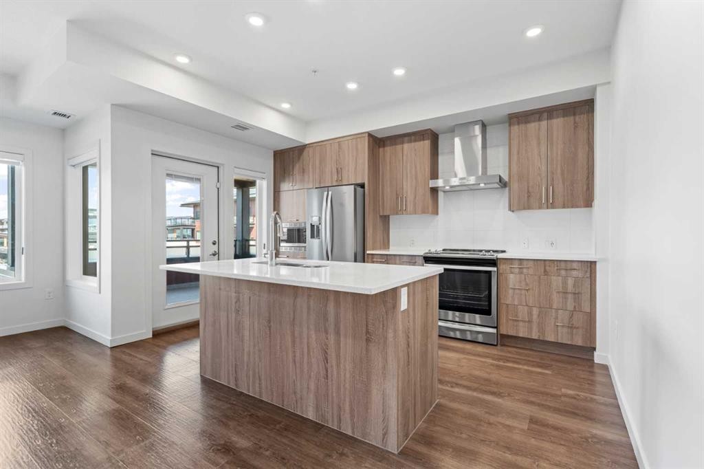 401-24 Mahogany Path Se, Calgary, AB - Indoor Photo Showing Kitchen With Stainless Steel Kitchen With Upgraded Kitchen