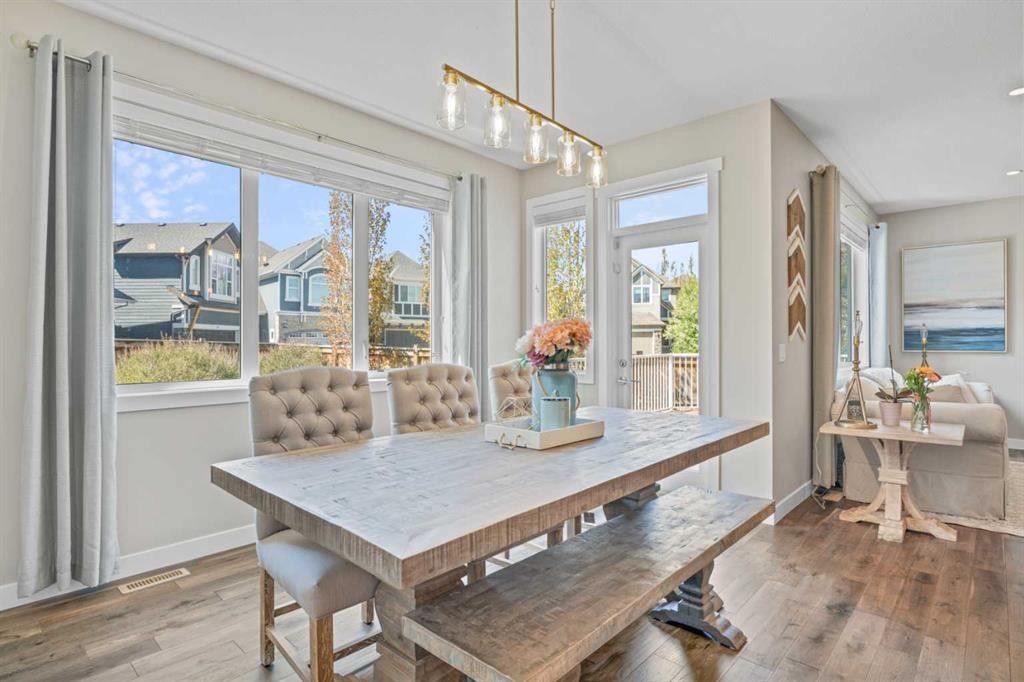 19 Masters Mews Se, Calgary, AB - Indoor Photo Showing Dining Room