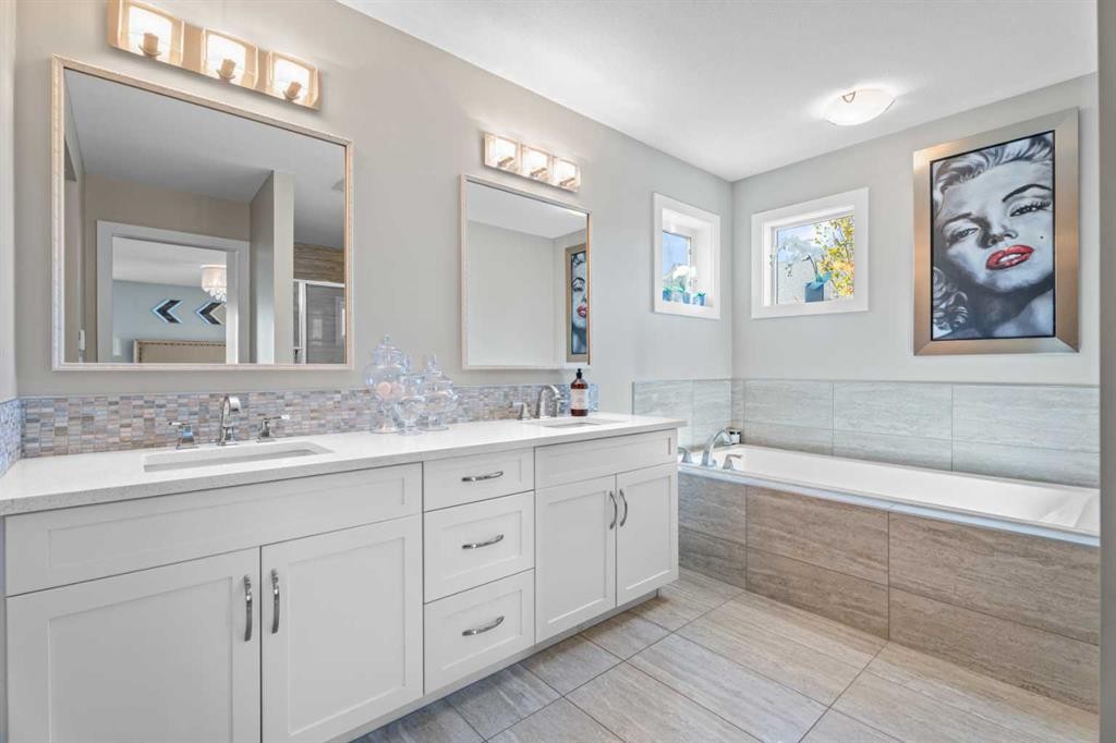 19 Masters Mews Se, Calgary, AB - Indoor Photo Showing Bathroom