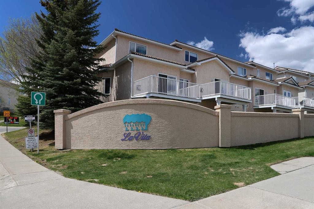 92 Hamptons Link Nw, Calgary, AB - Outdoor With Balcony