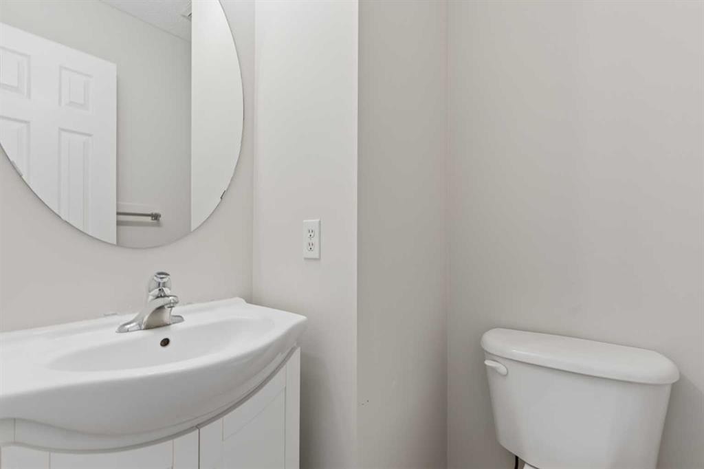 66 Citadel Point Nw, Calgary, AB - Indoor Photo Showing Bathroom