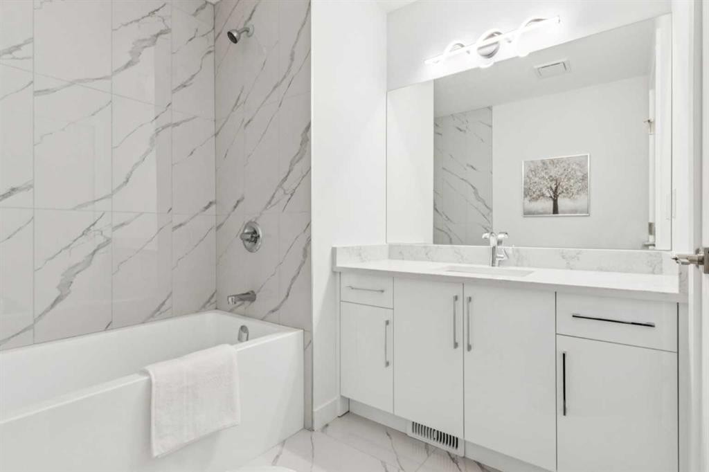 202-95 Saddlecrest Circle Ne, Calgary, AB - Indoor Photo Showing Bathroom