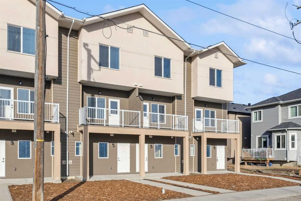 202-95 Saddlecrest Circle Ne, Calgary, AB - Outdoor