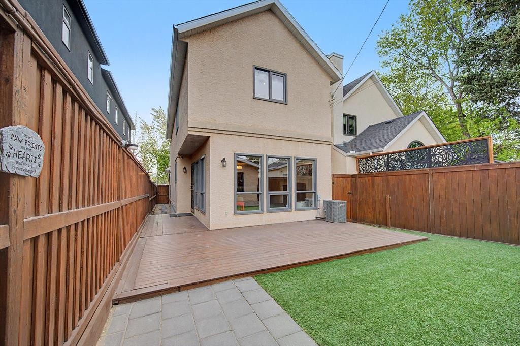 1206 19 Avenue Nw, Calgary, AB - Outdoor With Exterior