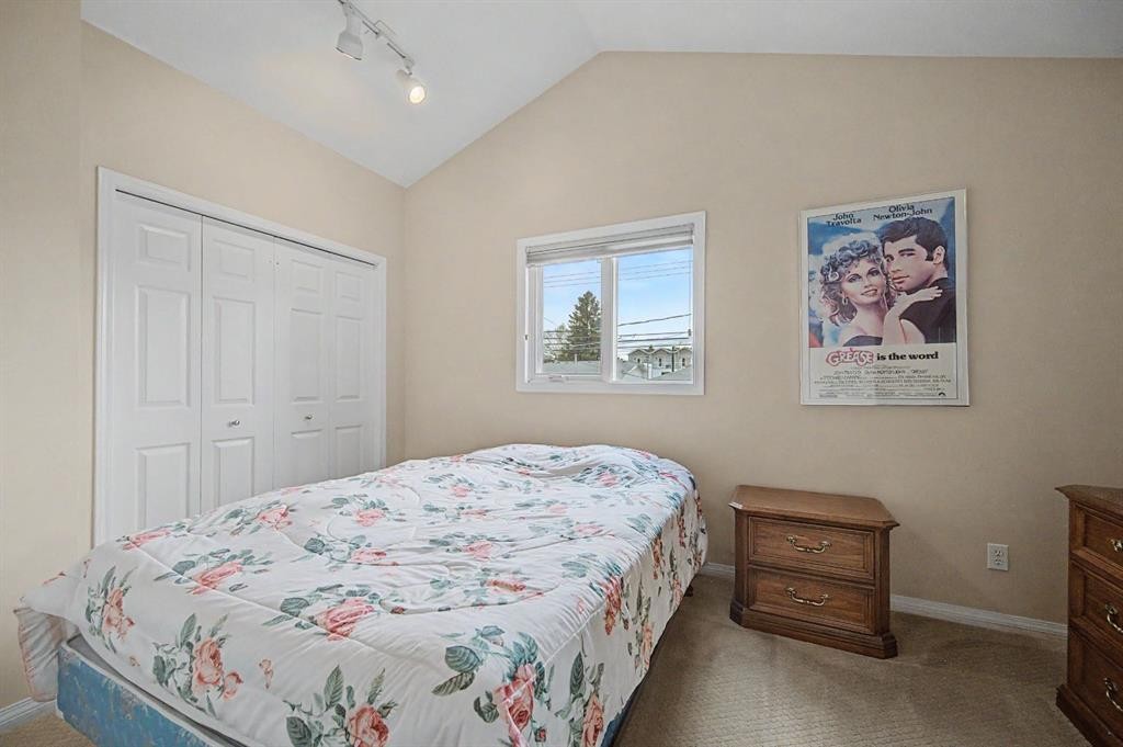 1206 19 Avenue Nw, Calgary, AB - Indoor Photo Showing Bedroom