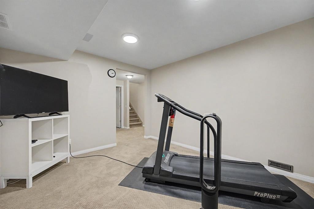 1206 19 Avenue Nw, Calgary, AB - Indoor Photo Showing Gym Room