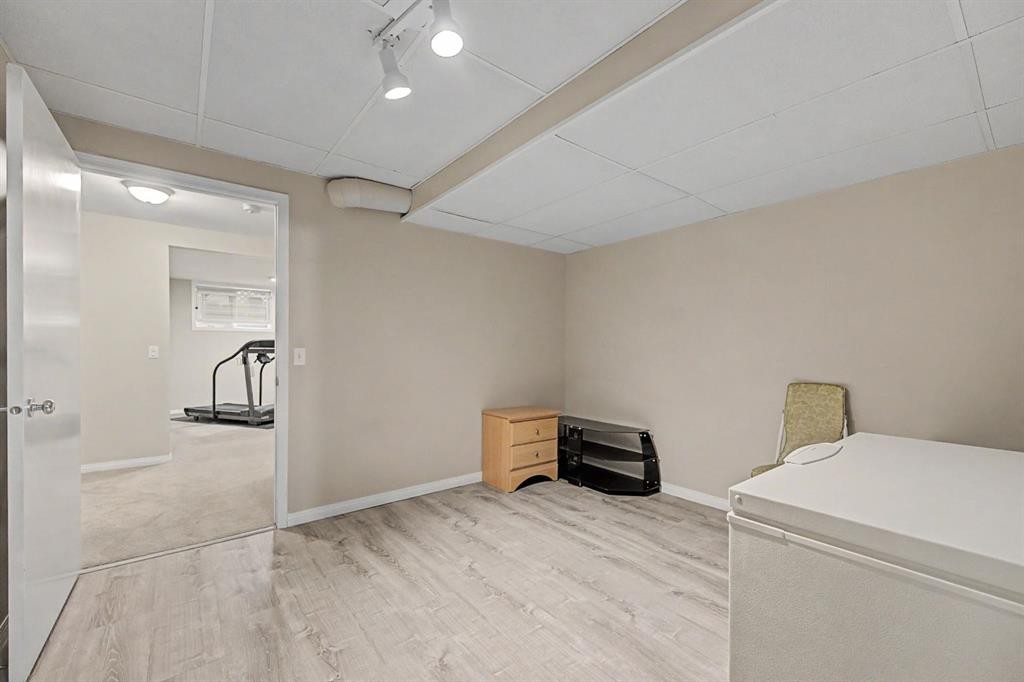 1206 19 Avenue Nw, Calgary, AB - Indoor