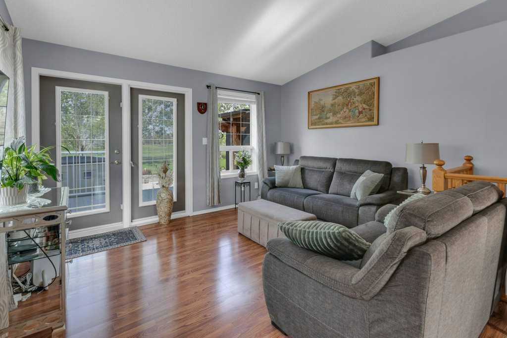 13A Westlynn Drive, Claresholm, AB - Indoor Photo Showing Living Room
