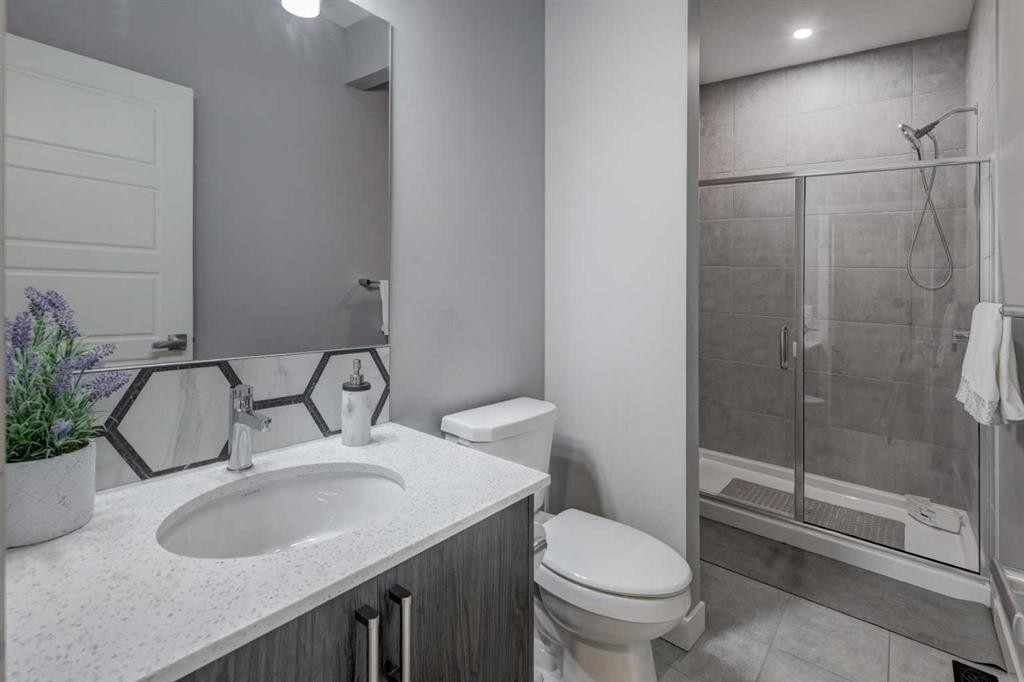 154 Amblehurst Way Nw, Calgary, AB - Indoor Photo Showing Bathroom