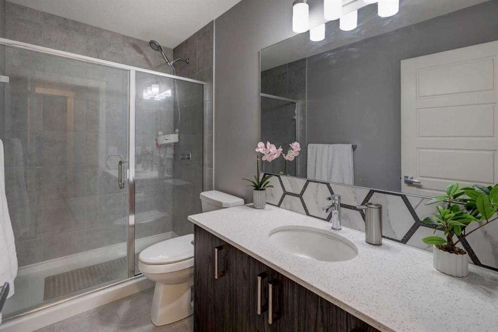 154 Amblehurst Way Nw, Calgary, AB - Indoor Photo Showing Bathroom
