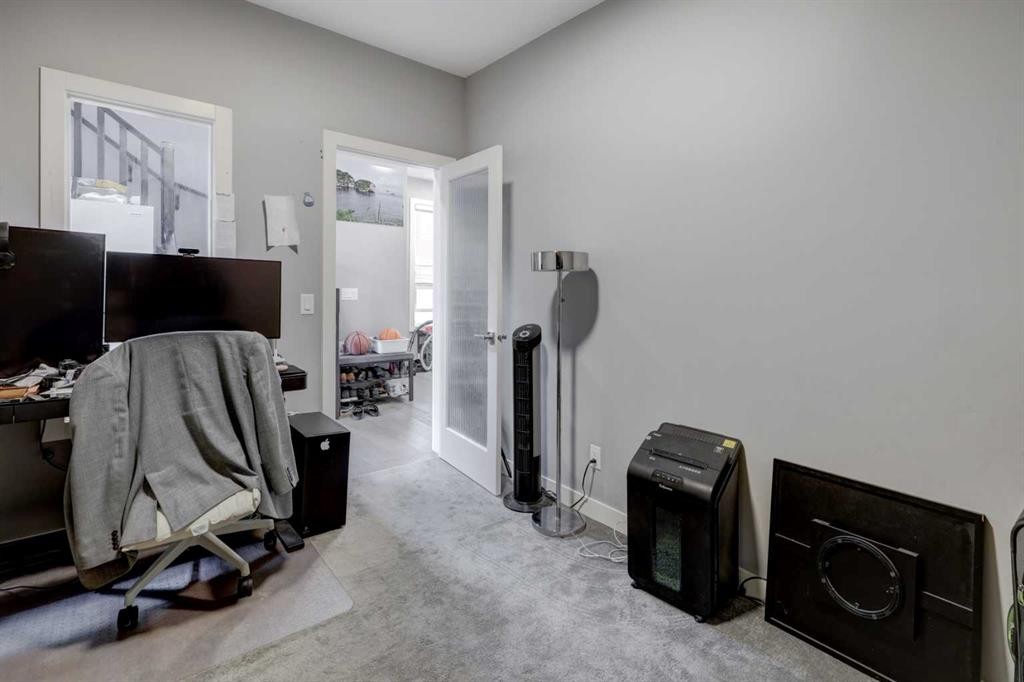 154 Amblehurst Way Nw, Calgary, AB - Indoor