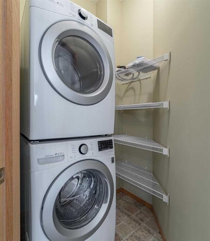 44 Prestwick Pond Terrace Se, Calgary, AB - Indoor Photo Showing Laundry Room