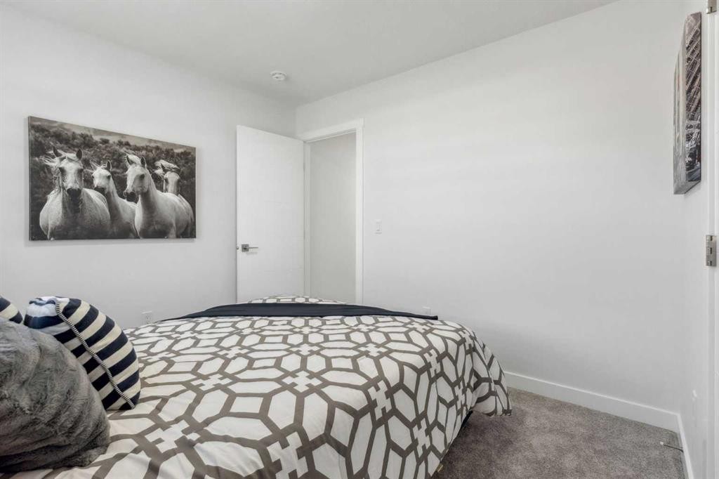 106-95 Saddlecrest Circle Ne, Calgary, AB - Indoor Photo Showing Bedroom