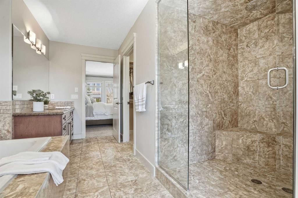 149 Aspen Glen Place Sw, Calgary, AB - Indoor Photo Showing Bathroom